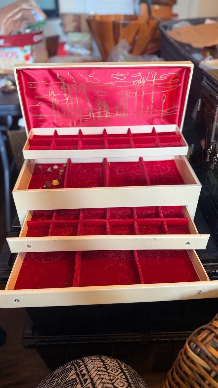 Vintage 3-Tier Accordion Jewelry Box - Off-White & Red Velvet (16" x 6.5")